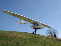 Original-Archaeopteryx beim Fustart am Hang; (c) Foto: Ruppert Composite GmbH