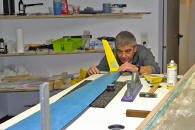 Bernd Strohfeld beim Anpassen der Winglets